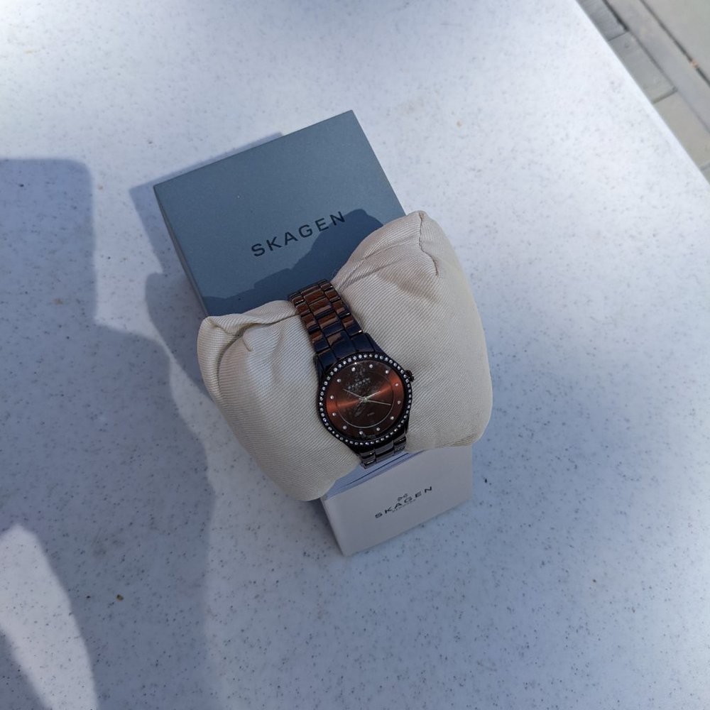 Watch - Picture 2 of 2